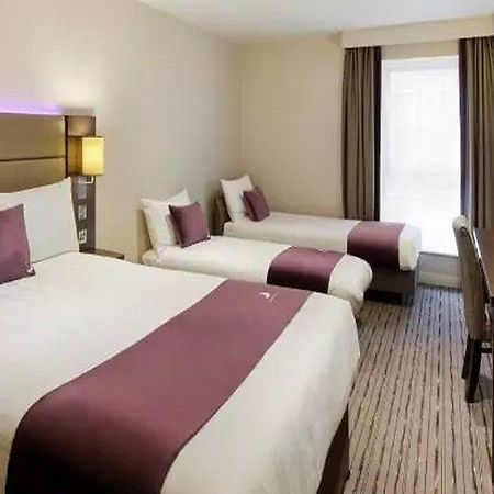 Premier Inn London Romford Exterior photo