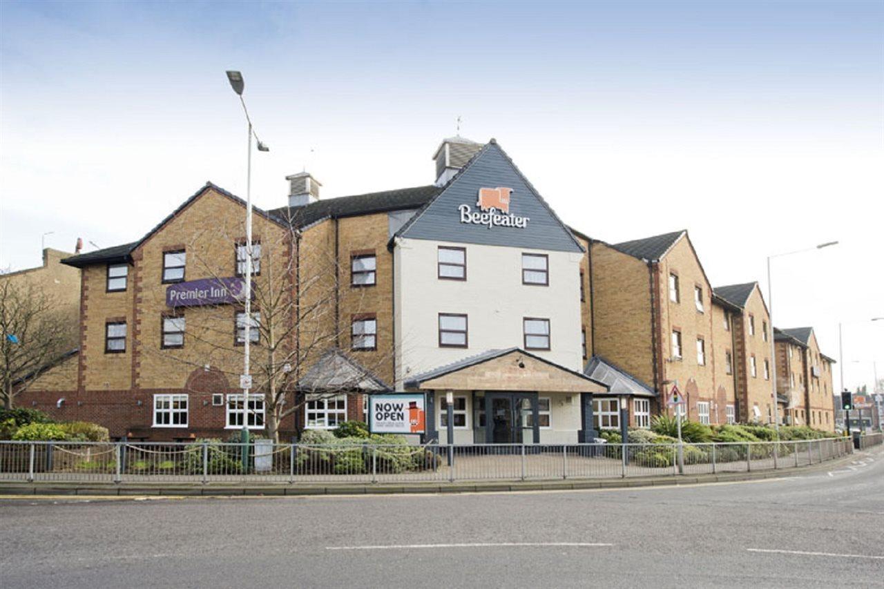 Premier Inn London Romford Exterior photo
