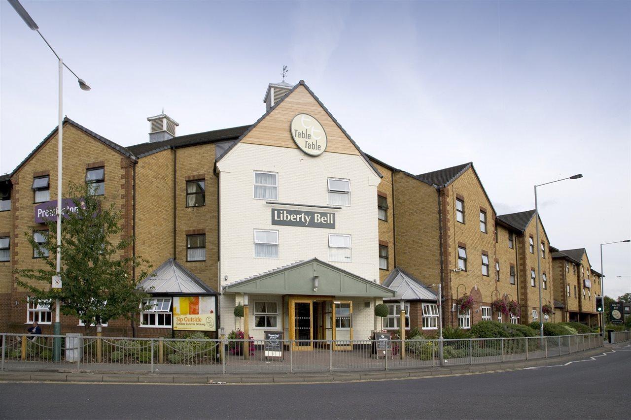 Premier Inn London Romford Exterior photo