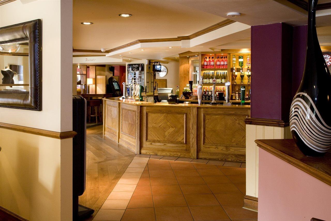 Premier Inn London Romford Exterior photo