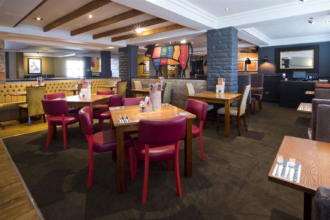Premier Inn London Romford Exterior photo