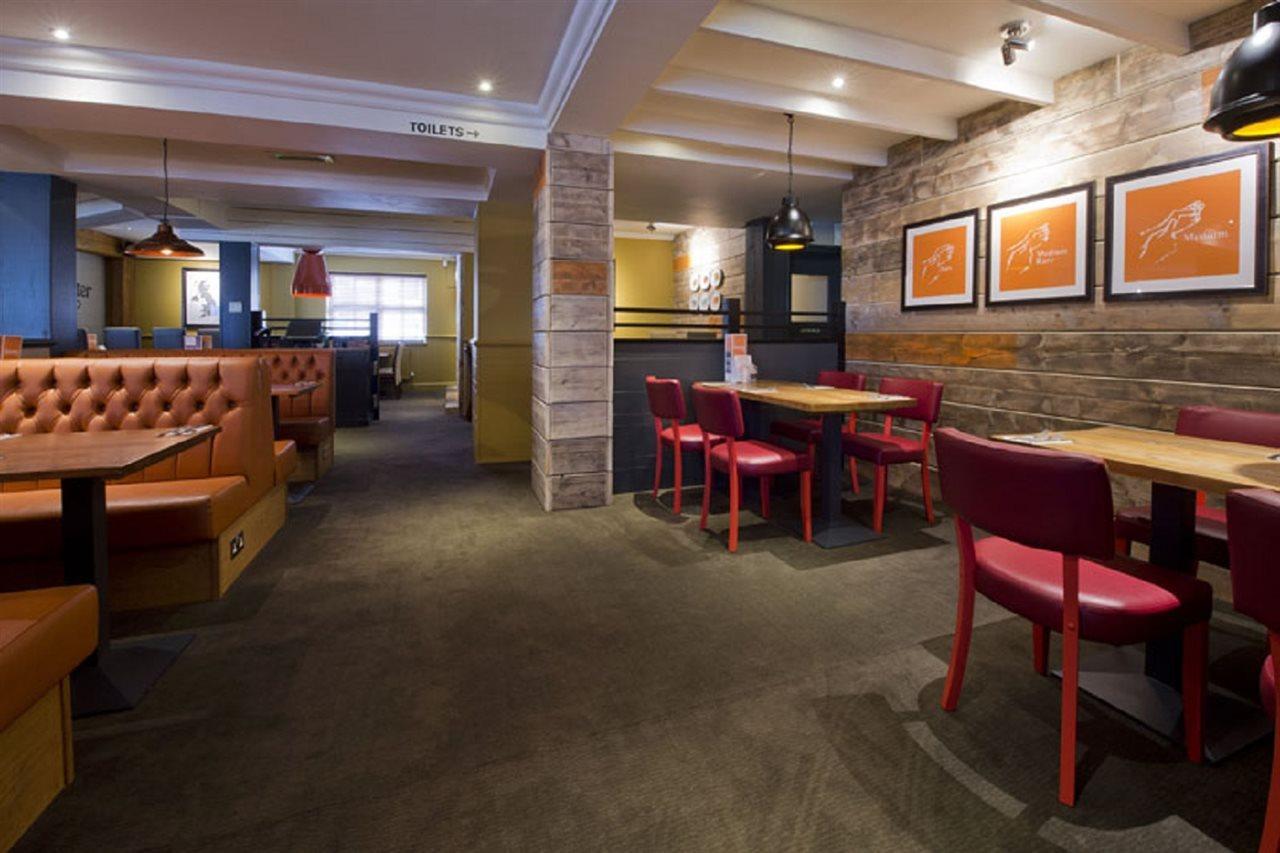 Premier Inn London Romford Exterior photo