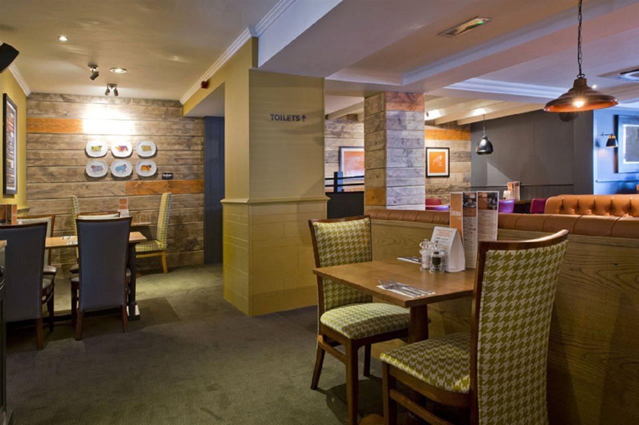 Premier Inn London Romford Exterior photo