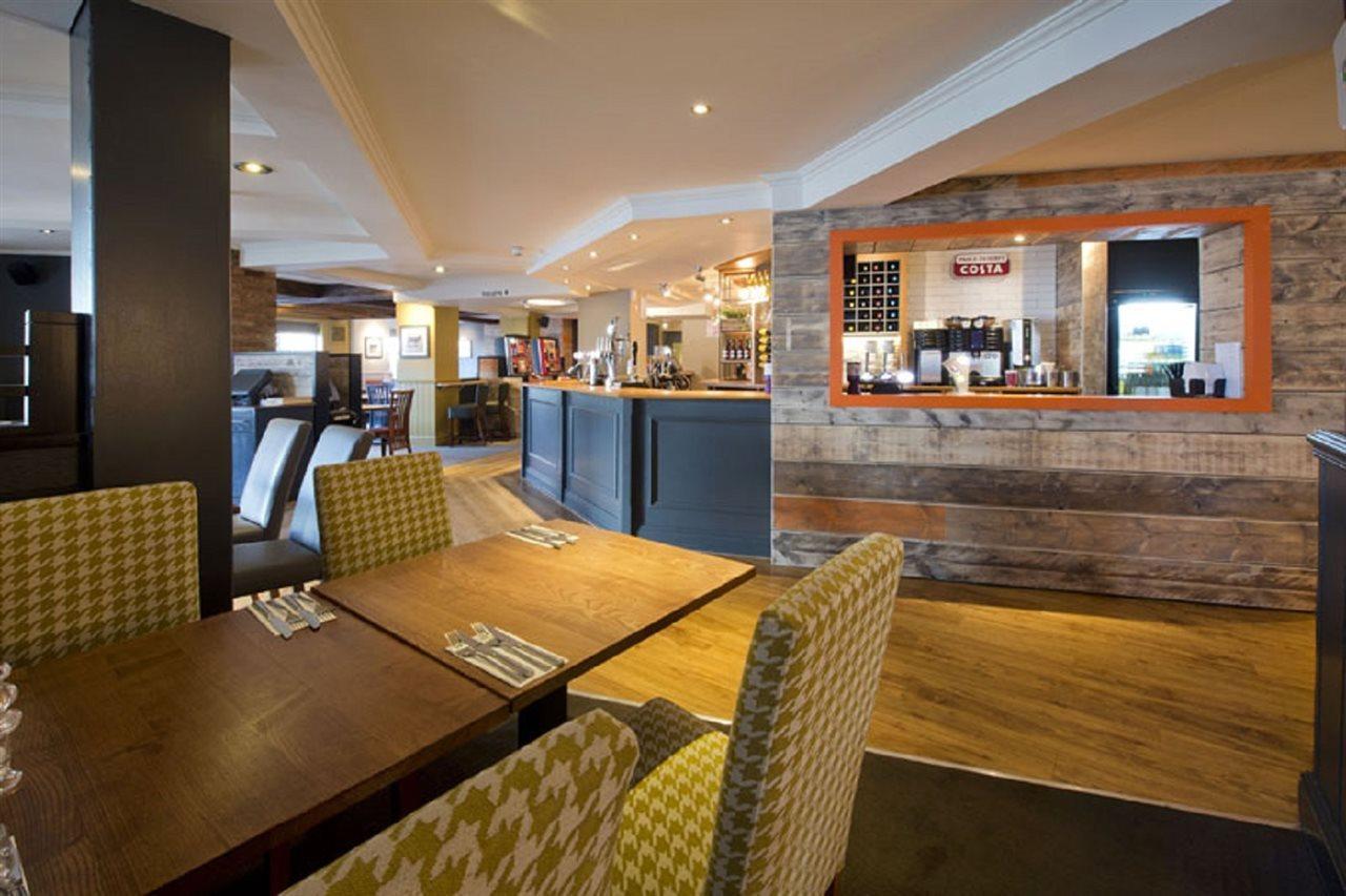 Premier Inn London Romford Exterior photo