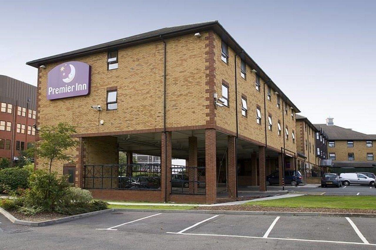 Premier Inn London Romford Exterior photo
