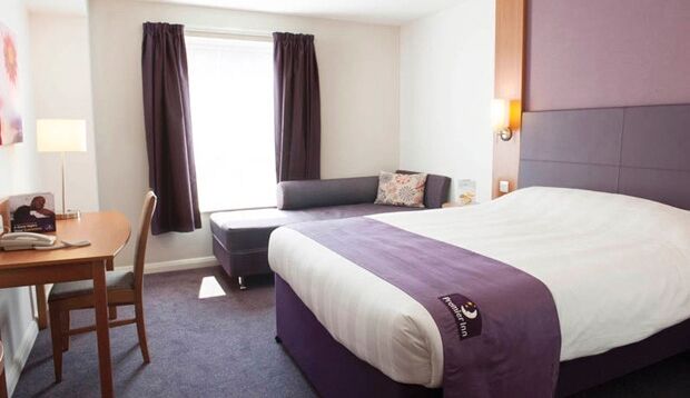 Premier Inn London Romford Exterior photo